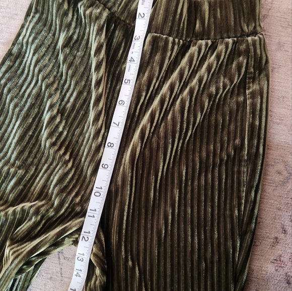corduroy green stretchy bells - Picture 2 of 4